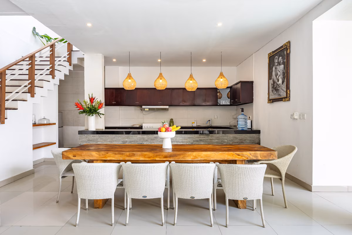 5 Bedrooms Villa Oming & Tata Kerobokan, 5-bed villa for rent in Seminyak – photo 6 of 15