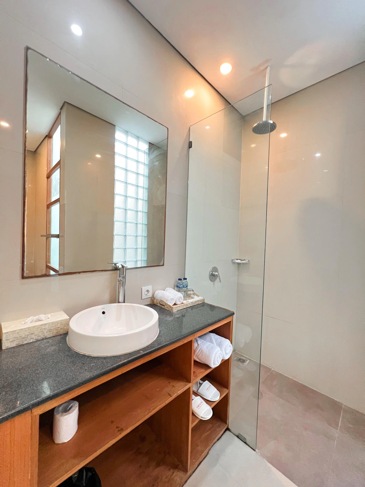 2 Bedrooms apartment seminyak, 2-bed villa for rent in Seminyak – photo 13 of 15