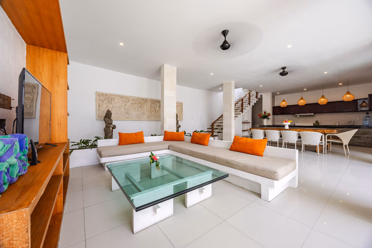 5 Bedrooms Villa Oming & Tata Kerobokan, 5-bed villa for rent in Seminyak – photo 2 of 15
