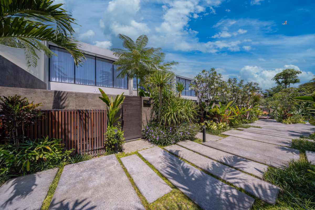 1BR Loft Villa at Umalas Creek with Ice Bath, Sauna & Jacuzzi, 1-bed villa for rent in Canggu – photo 4 of 12