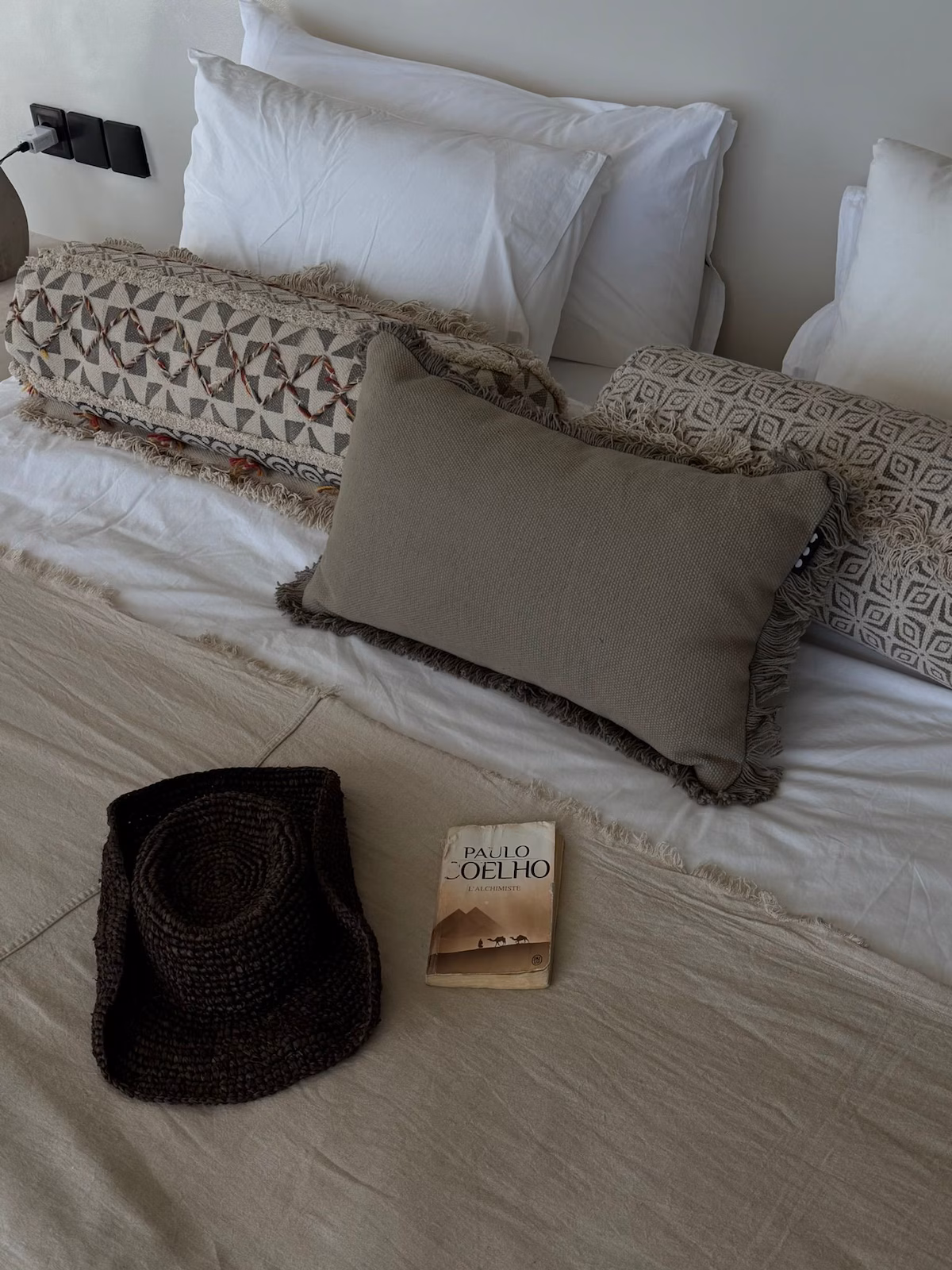 2BR Designer Ocean & Volcano View Villa in Pecatu, 2-bed villa for rent in Uluwatu – photo 14 of 15
