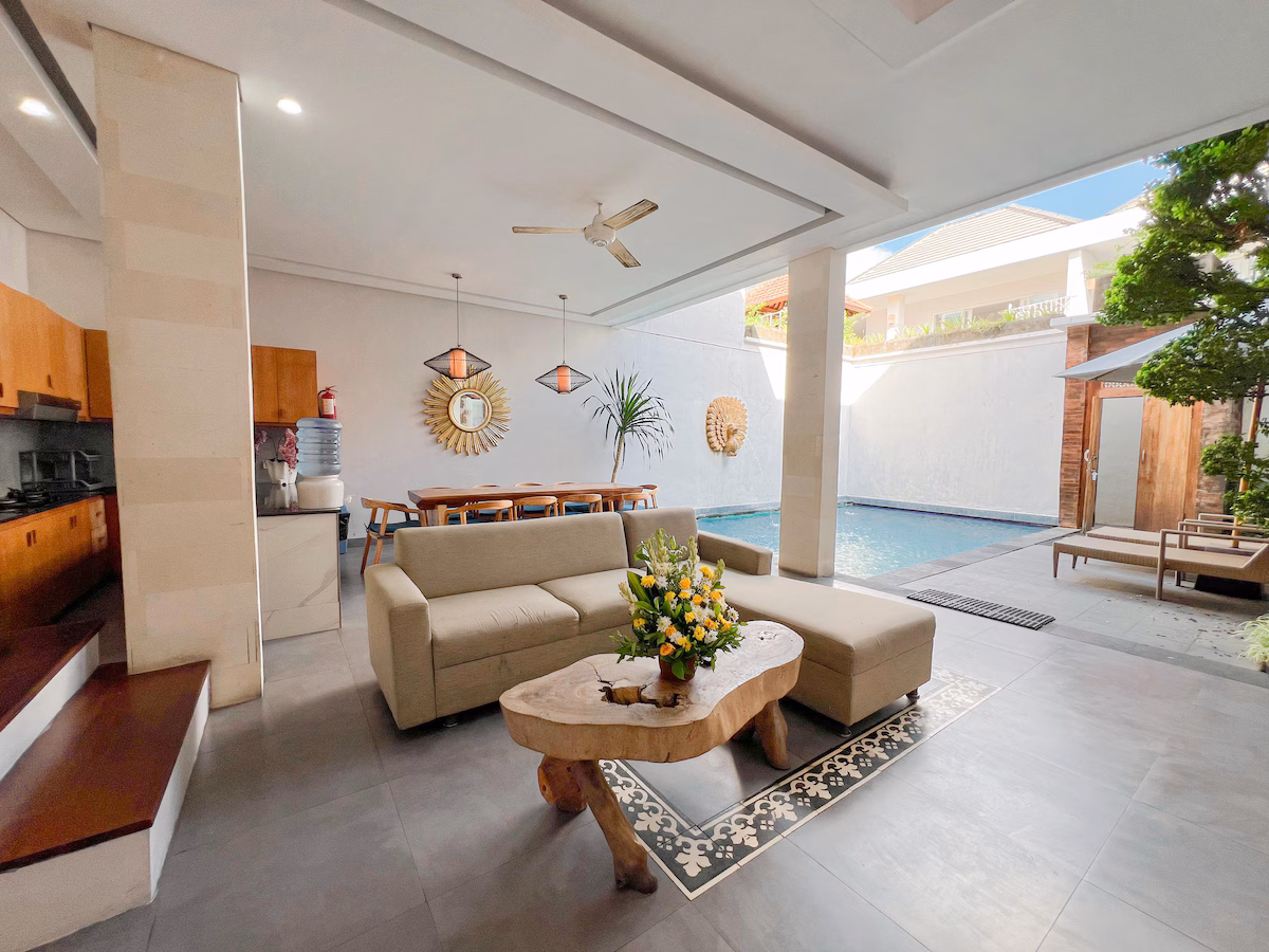 5 Bedroom Villa A4 & C3 Seminyak, 5-bed villa for rent in Seminyak – photo 6 of 15