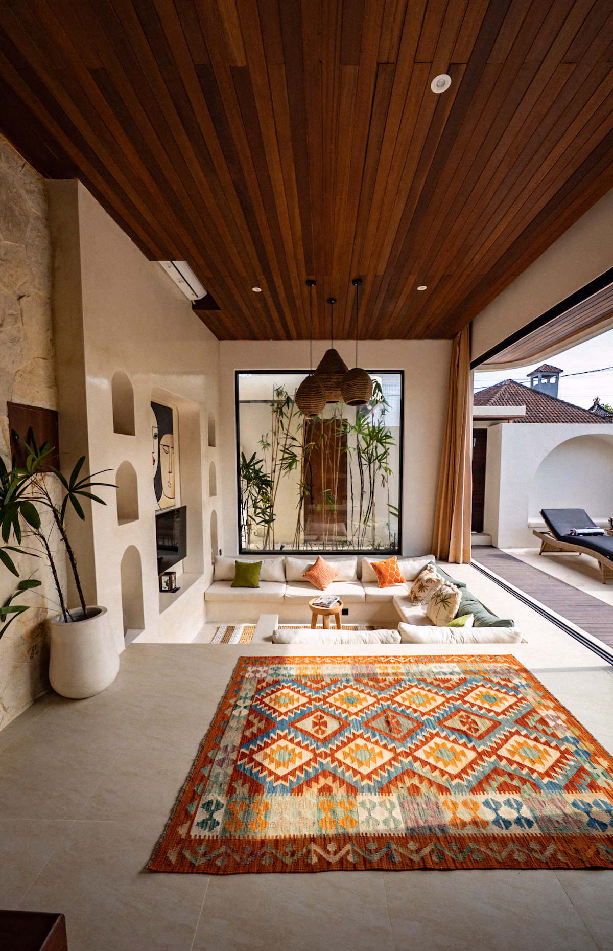 3BR in the Heart of Canggu w/ Rooftop Bar, 3-bed villa for rent in Canggu – photo 14 of 15