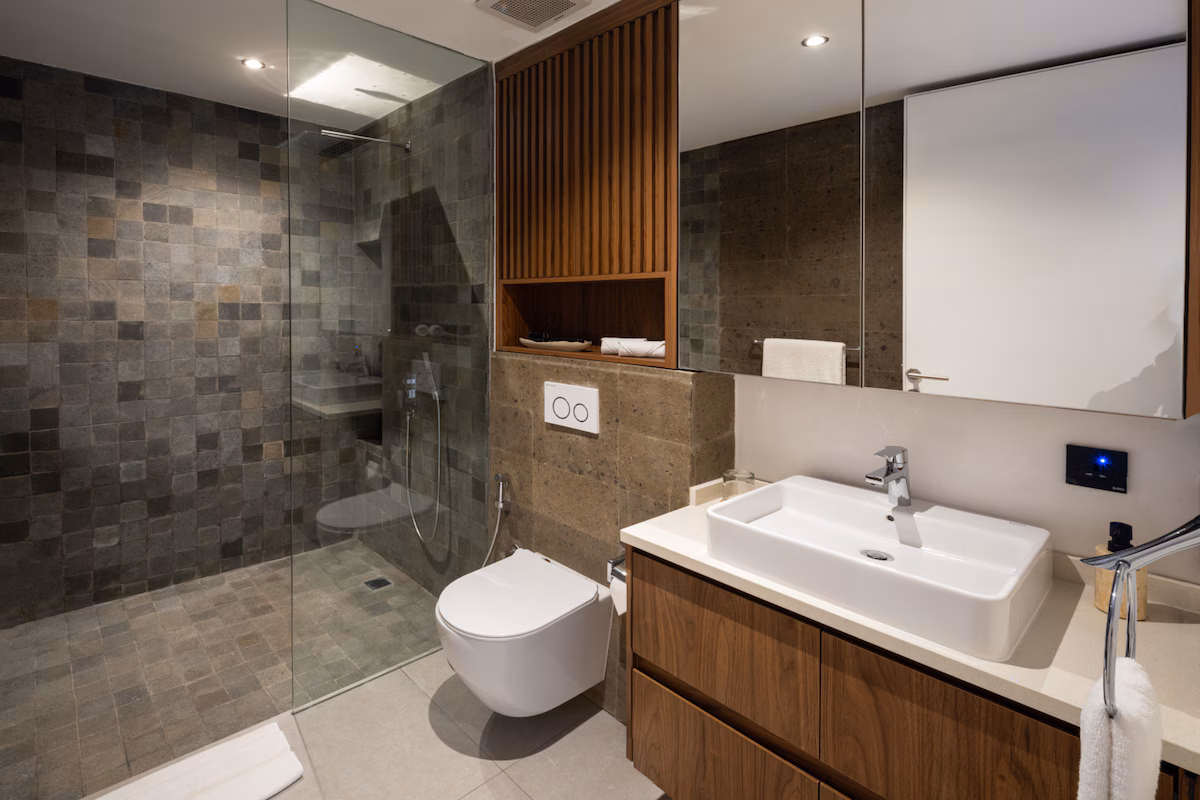 1BR Loft Villa at Umalas Creek with Ice Bath, Sauna & Jacuzzi, 1-bed villa for rent in Canggu – photo 3 of 12