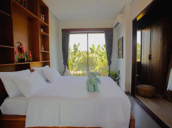 3 Bedroom Modern Balinese in Munggu Kapal Abianbase, 3-bed villa for rent in Mengwi – photo 3 of 15