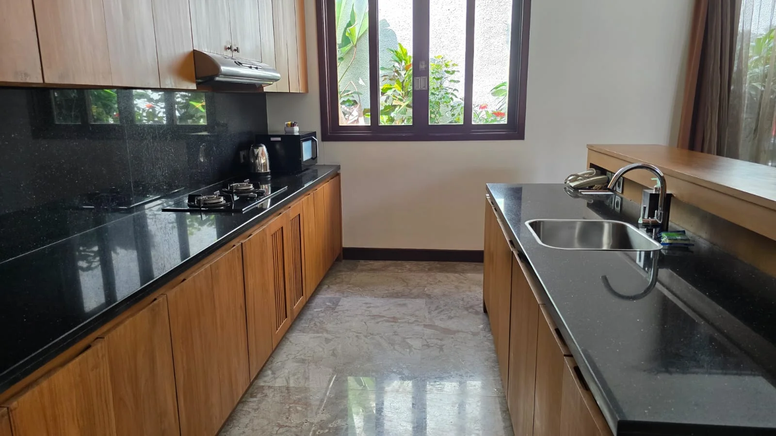Unrivaled Investment: Turnkey Luxury Resort & Development Land in Bali’s Prime Tourism Zone (dreamland), 3-bed villa for sale in Uluwatu – photo 8 of 15