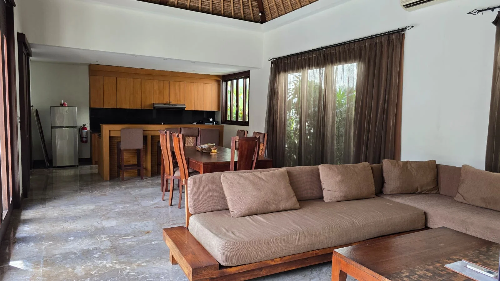 Unrivaled Investment: Turnkey Luxury Resort & Development Land in Bali’s Prime Tourism Zone (dreamland), 3-bed villa for sale in Uluwatu – photo 3 of 15