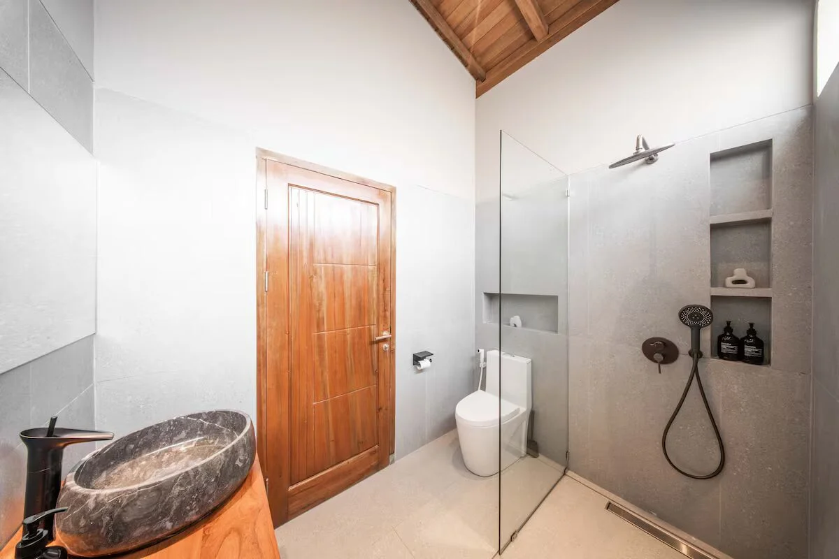 4 Bedroom Modern Villa for Monthly Rent in Buduk, 4-bed villa for rent in Buduk, Mengwi – photo 15 of 15