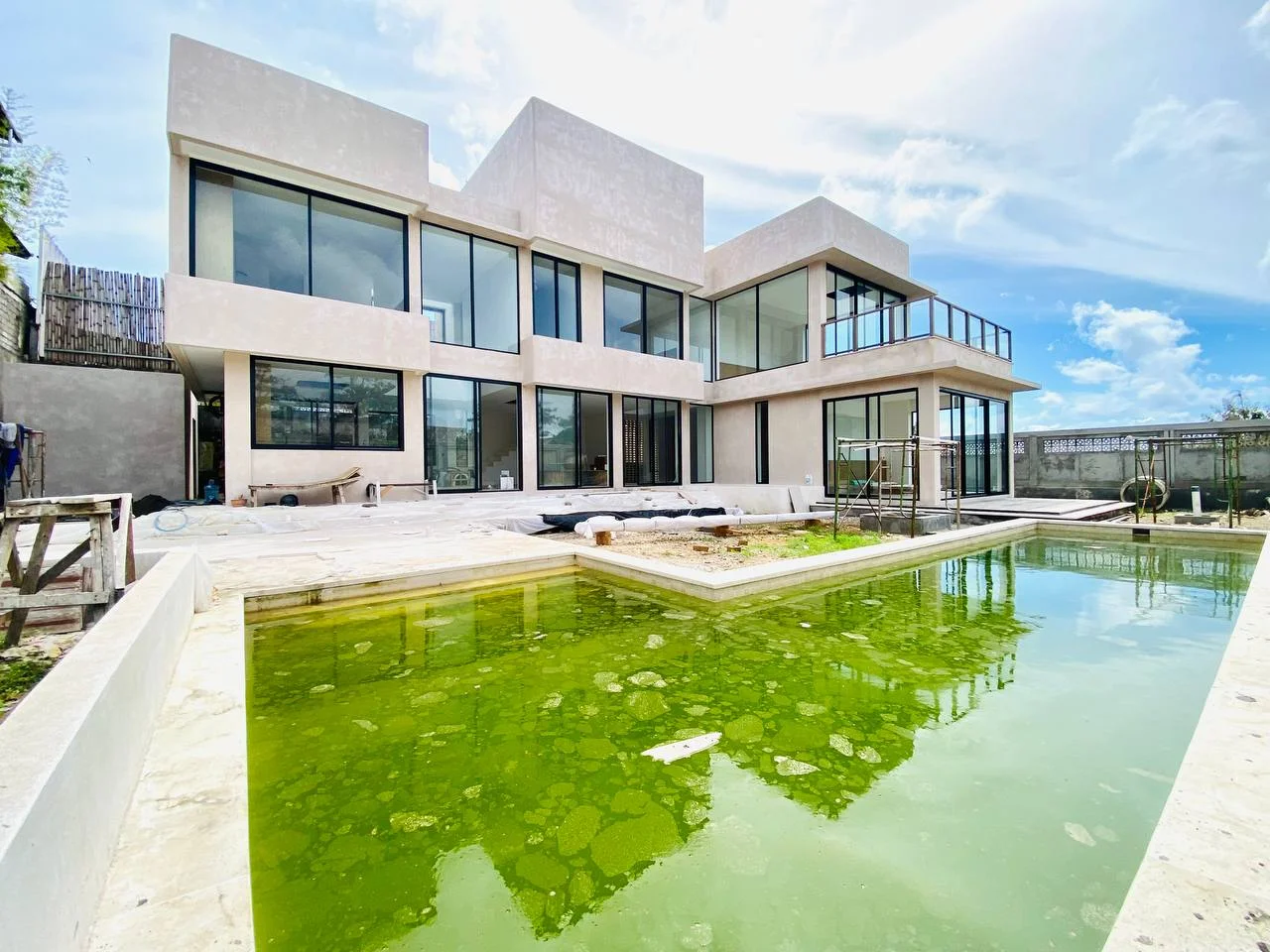 Tropical Modern 4-bedroom Villa in Bingin, 4-bed villa for sale in Pecatu, Uluwatu – photo 2 of 15