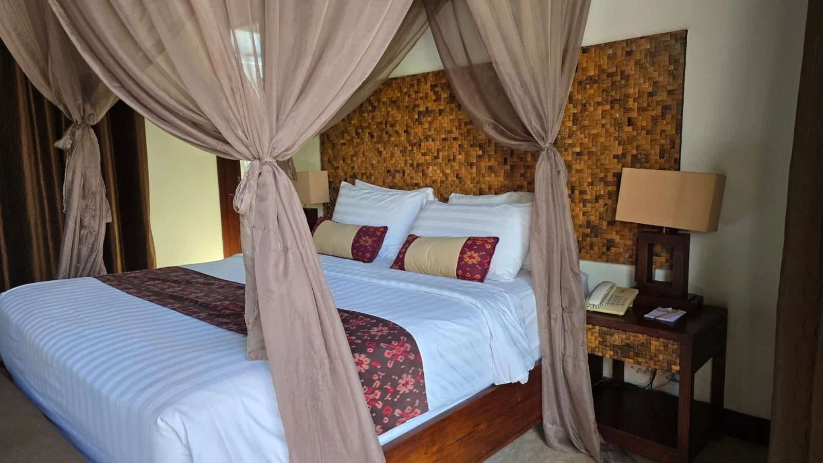 Unrivaled Investment: Turnkey Luxury Resort & Development Land in Bali’s Prime Tourism Zone (dreamland), 3-bed villa for sale in Uluwatu – photo 6 of 15