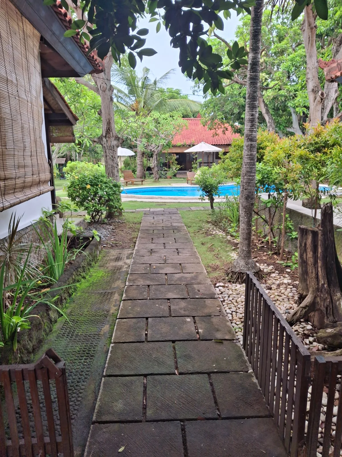 1,000 Sqm Land + Bonus Villa & Swimming Pool in Seminyak, Land for sale in Seminyak – photo 4 of 8
