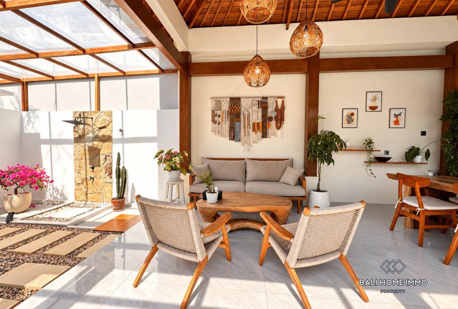 Chic 3 Bedroom Villa with Jungle View for Sale in Kutuh, 3-bed villa for sale in Kutuh, Uluwatu – photo 3 of 15