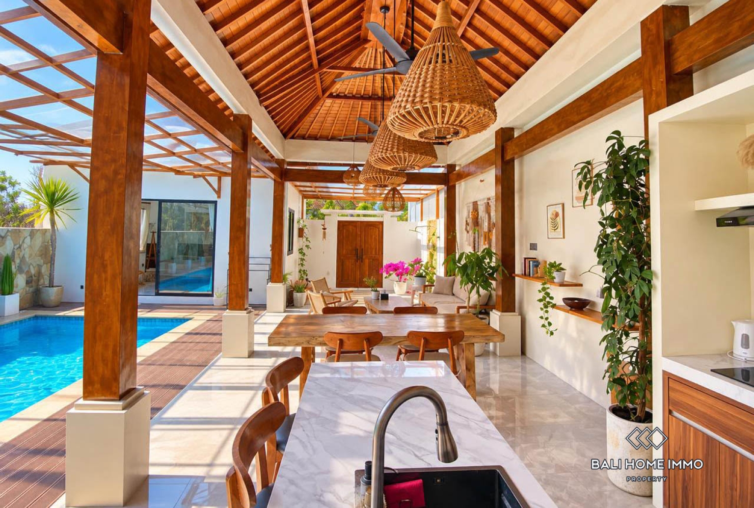 Chic 3 Bedroom Villa with Jungle View for Sale in Kutuh, 3-bed villa for sale in Kutuh, Uluwatu – photo 9 of 15
