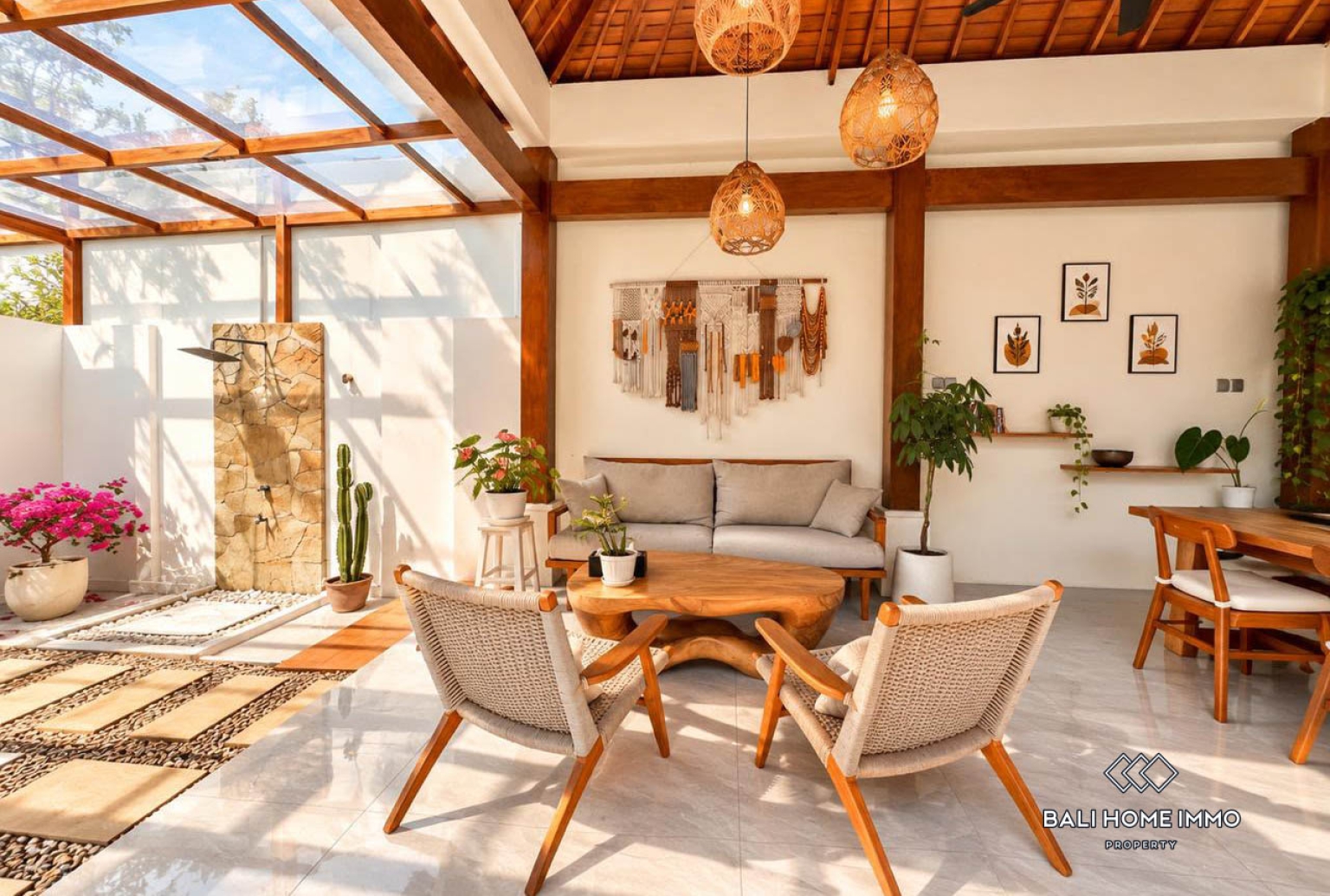 Chic 3 Bedroom Villa with Jungle View for Sale in Kutuh, 3-bed villa for sale in Kutuh, Uluwatu – photo 4 of 15