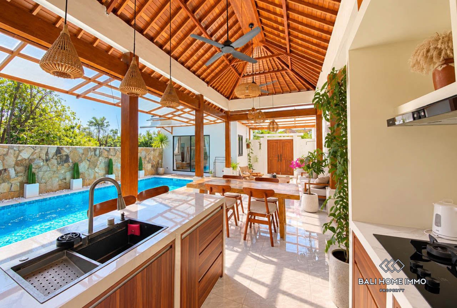 Chic 3 Bedroom Villa with Jungle View for Sale in Kutuh, 3-bed villa for sale in Kutuh, Uluwatu – photo 11 of 15