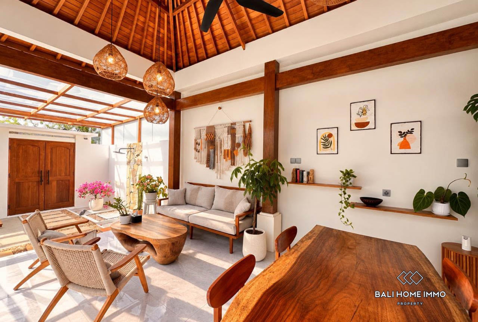 Chic 3 Bedroom Villa with Jungle View for Sale in Kutuh, 3-bed villa for sale in Kutuh, Uluwatu – photo 5 of 15