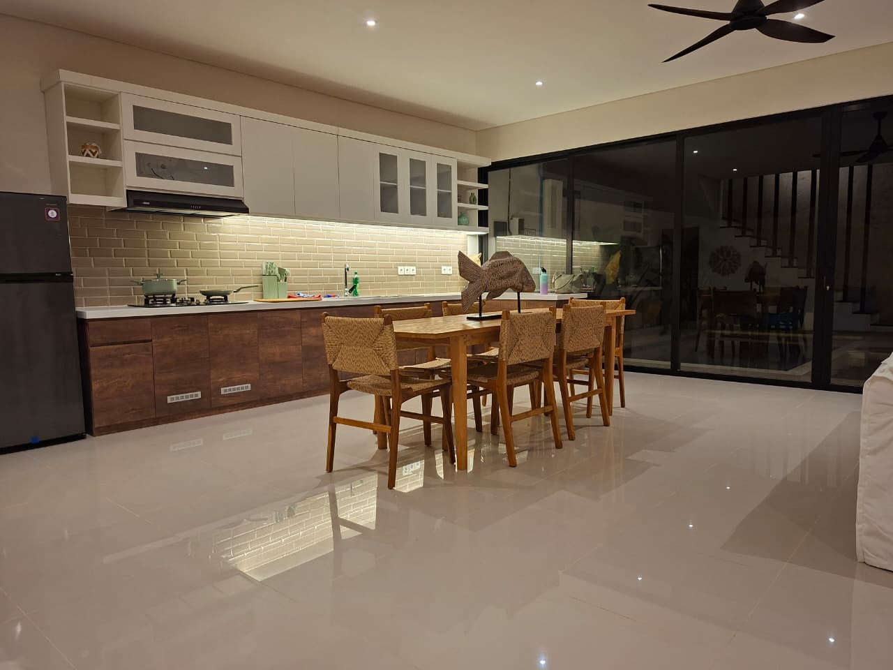 2 Bedroom Enclosed Living Villa in Kerobokan, Seminyak, 2-bed villa for rent in Canggu – photo 5 of 10