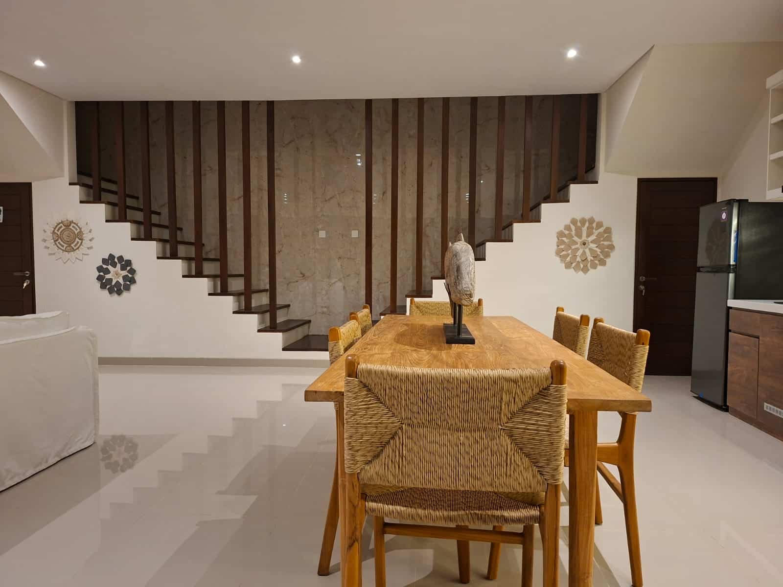 2 Bedroom Enclosed Living Villa in Kerobokan, Seminyak, 2-bed villa for rent in Canggu – photo 6 of 10