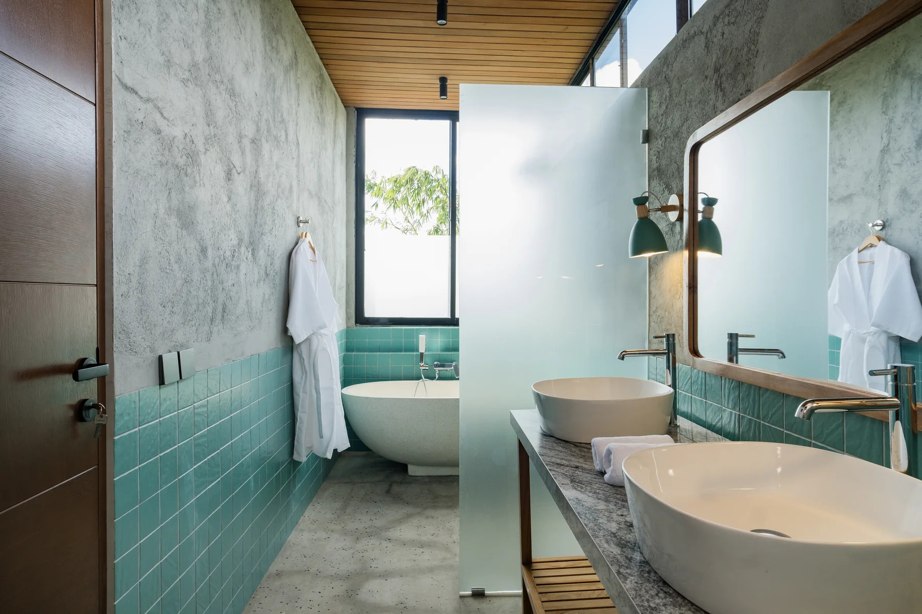 Modern 3-Bedroom Jungle Villa in Ubud, 3-bed villa for rent in Ubud – photo 9 of 10
