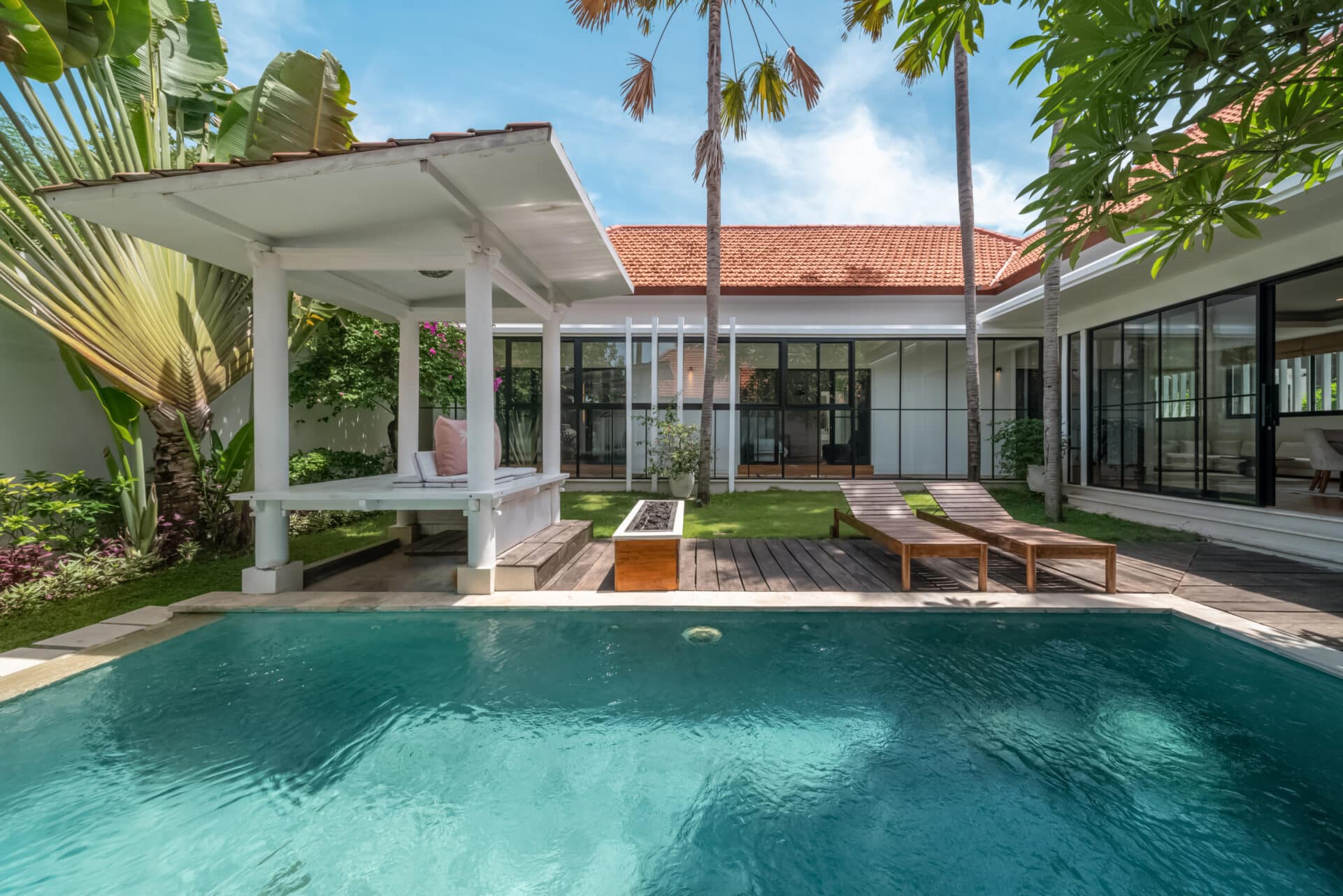 3 Bedroom Villa in Central Berawa for monthly rental, 3-bed villa for rent in Berawa, Canggu – photo 2 of 10