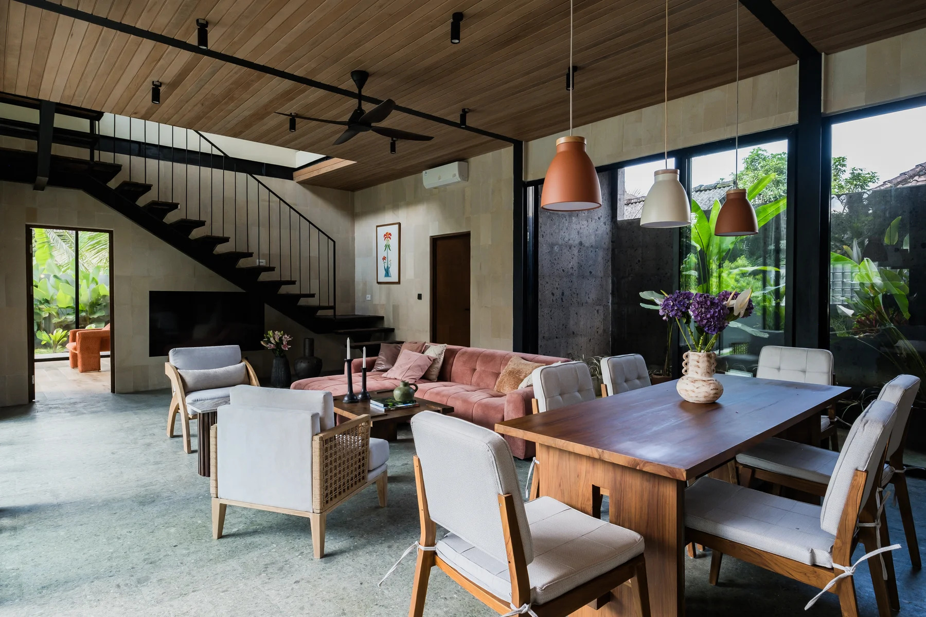 Modern 3-Bedroom Jungle Villa in Ubud, 3-bed villa for rent in Ubud – photo 4 of 10