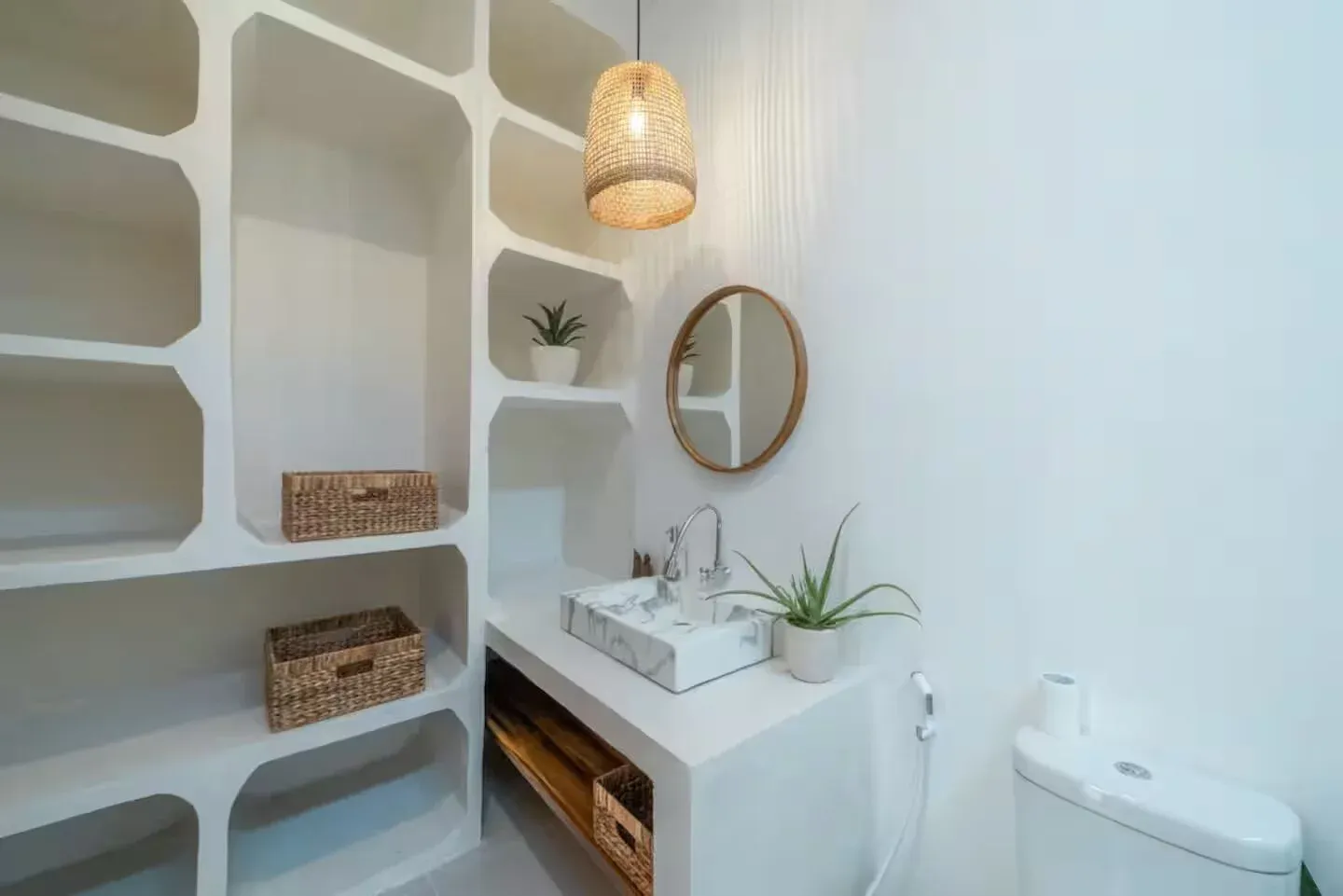3 Bedrooms Villa in Canggu, 3-bed villa for rent in Canggu – photo 6 of 15