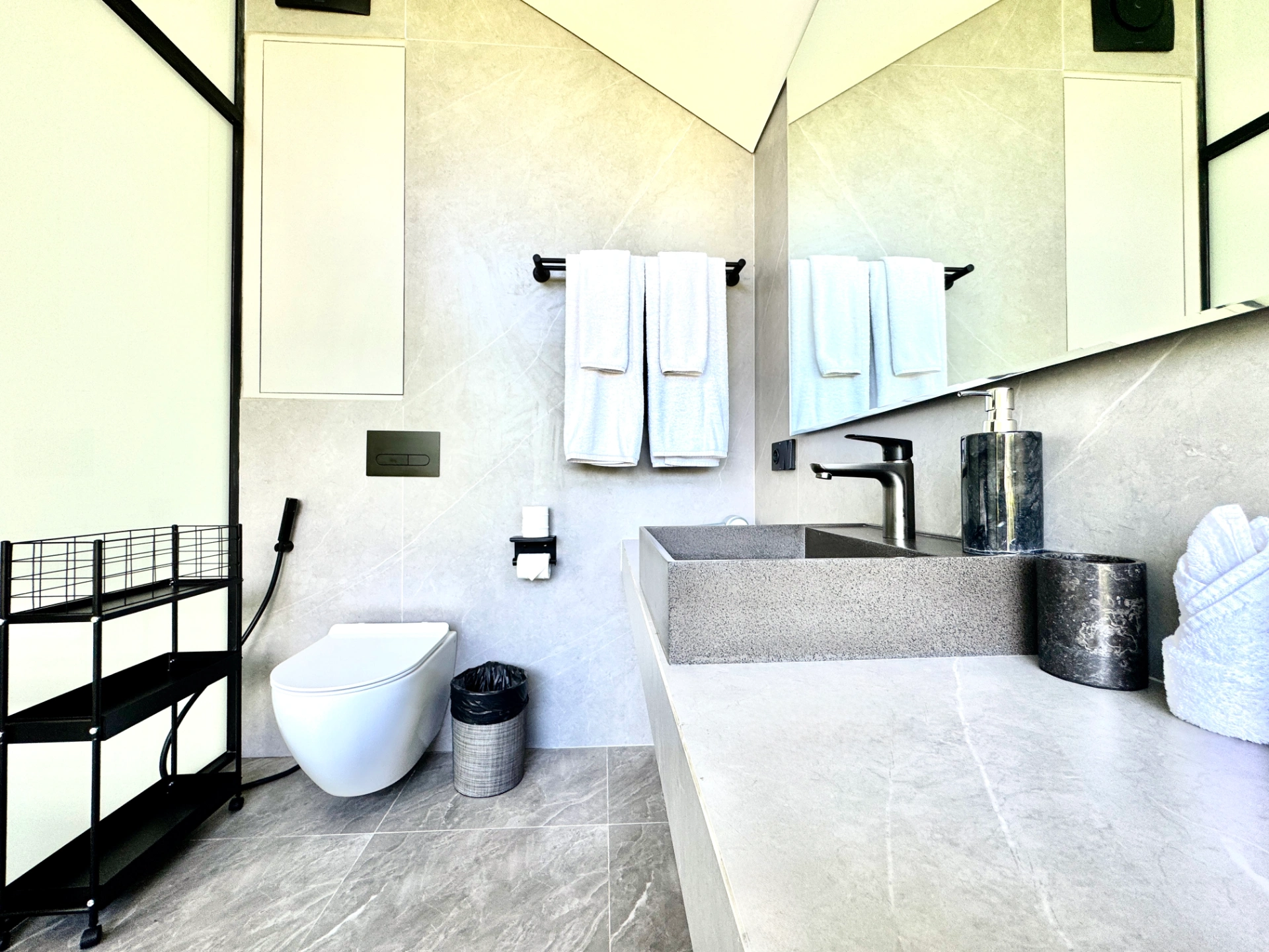 Loft Boutique - Contemporary 2-Bedroom Villa in Umalas, 2-bed villa for rent in Canggu – photo 11 of 14