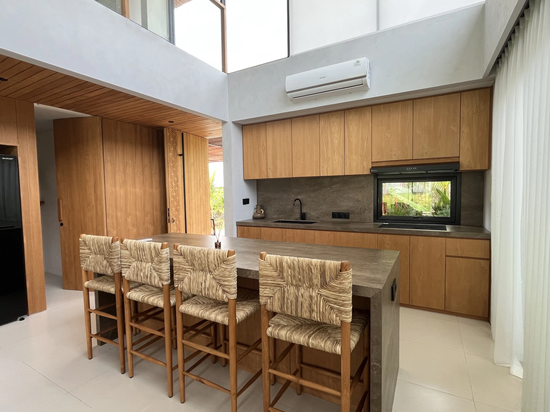 3 Bedroom Brand New Modern Villa, 3-bed villa for rent in Pererenan – photo 9 of 15