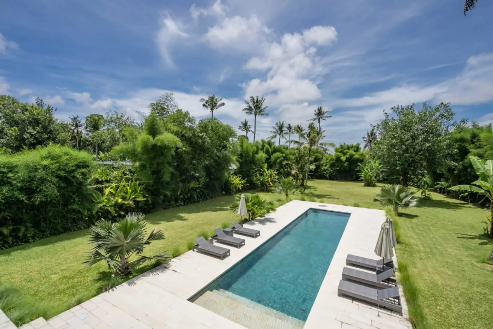 4-Bedroom Villa with Spacious Garden and Mount Agung Vista in Kaba-Kaba, 4-bed villa for rent in Tabanan – photo 2 of 15
