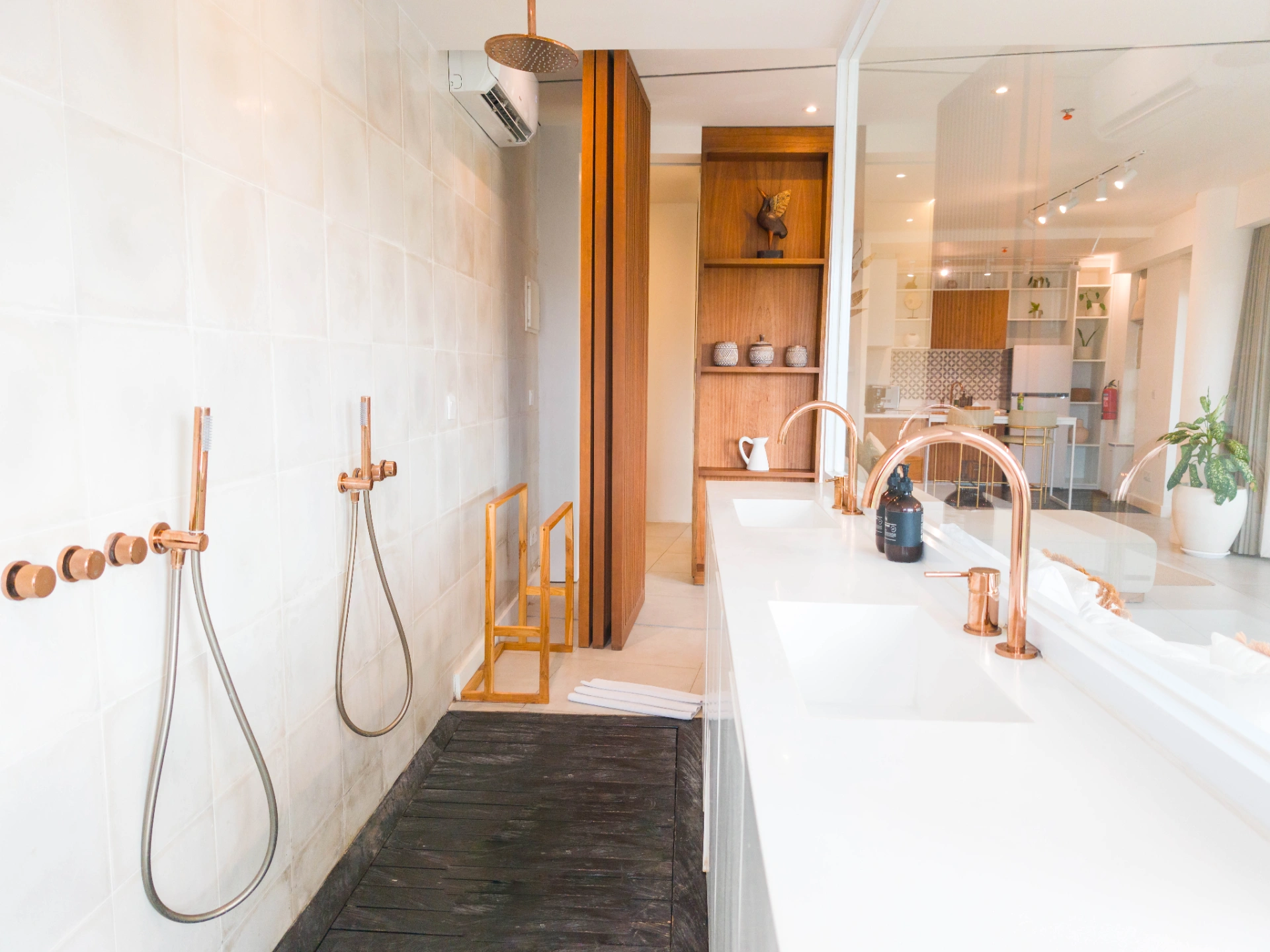 Elegant Modern Retreat in Heart of Berawa | The Cruise 31, 1-bed villa for rent in Canggu – photo 8 of 15