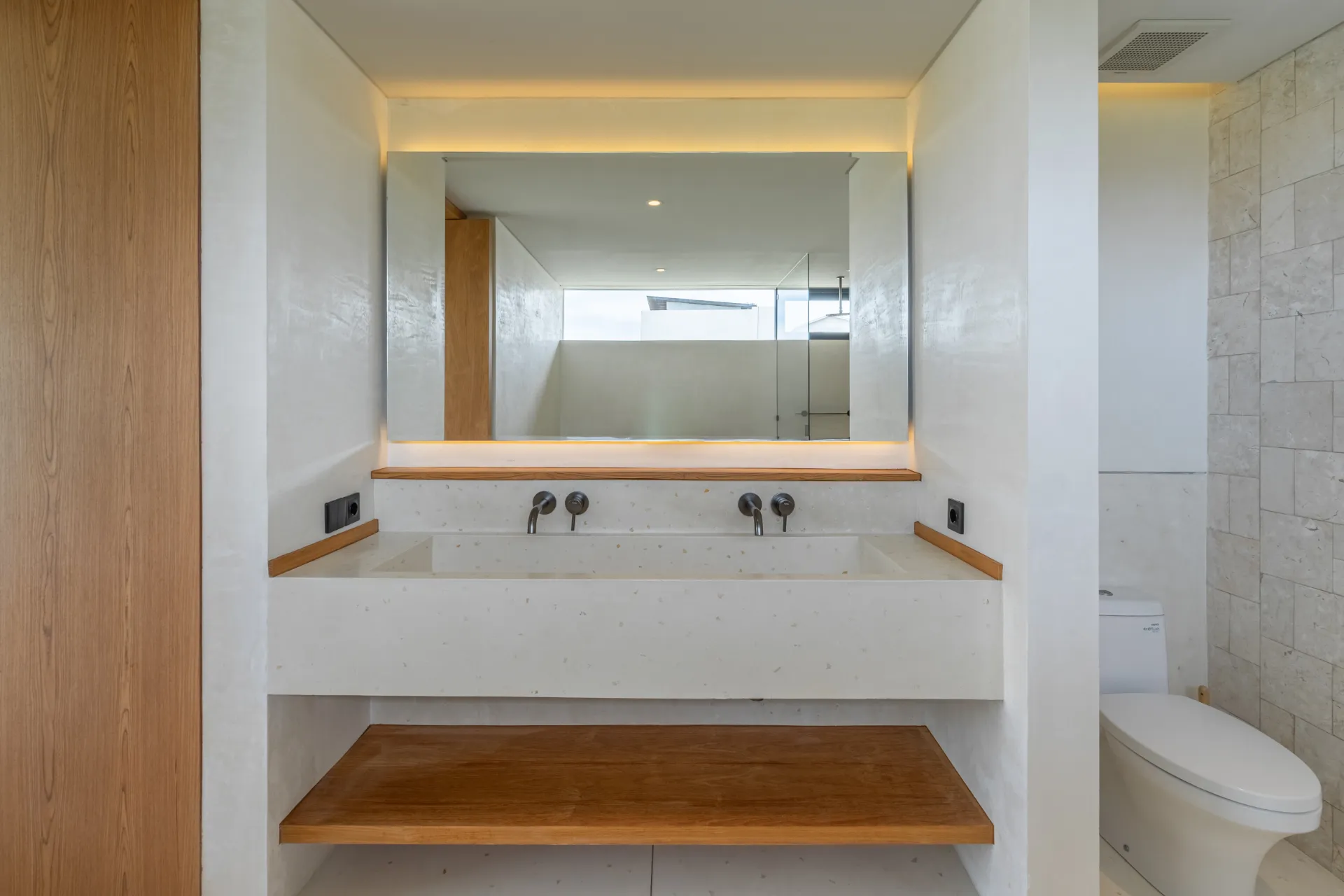 The Jewel - Brand New 3 Bedroom Modern Luxury Villa with Rice Field View, 3-bed villa for rent in Pererenan – photo 15 of 15