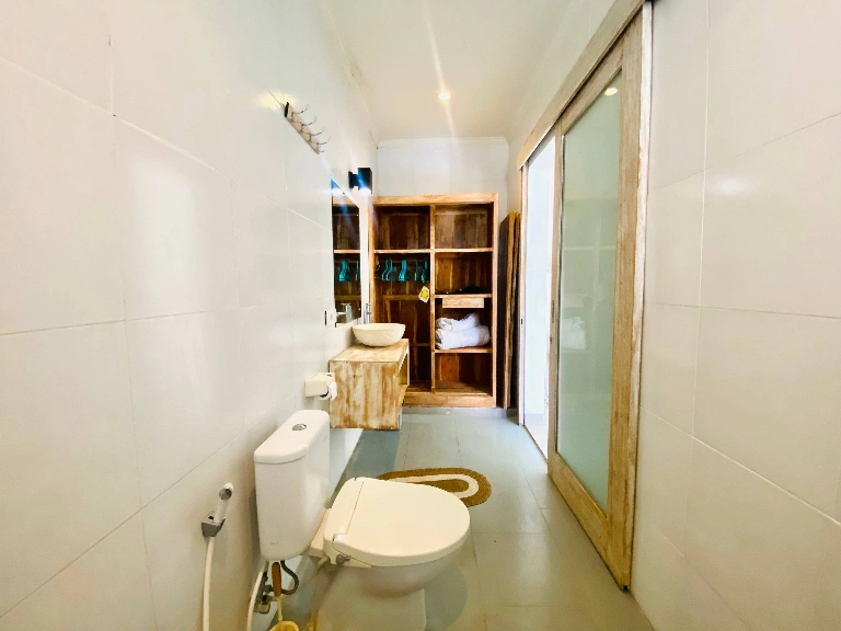 2 Bedroom Villa for Yearly Rent in Berawa, 2-bed villa for rent in Canggu – photo 4 of 15