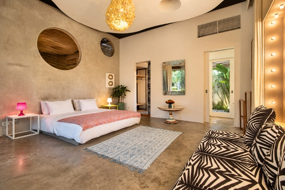 An Extraordinary 5-Bedroom Artistic Sanctuary in Berawa, 5-bed villa for rent in Canggu – photo 8 of 15