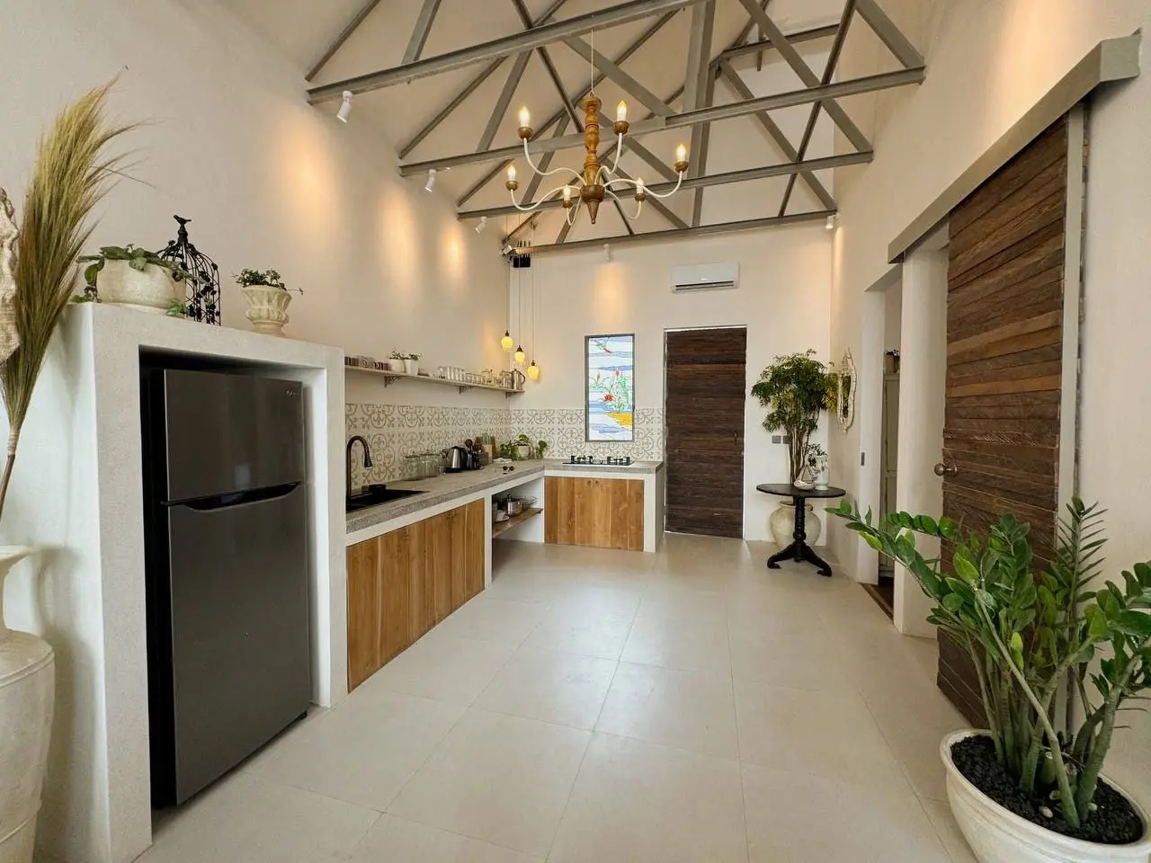 Victorian Vintage style Villa | 2 Bedrooms | Berawa, 2-bed villa for rent in Canggu – photo 2 of 15