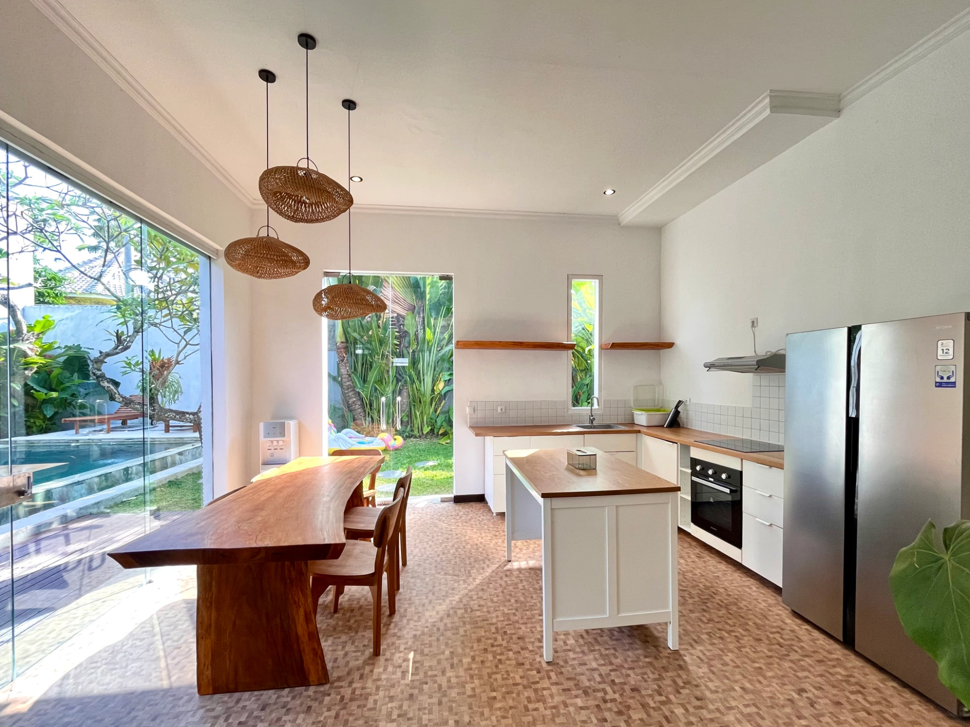 3 Bedroom Family Villa in Berawa, 3-bed villa for rent in Canggu – photo 4 of 15