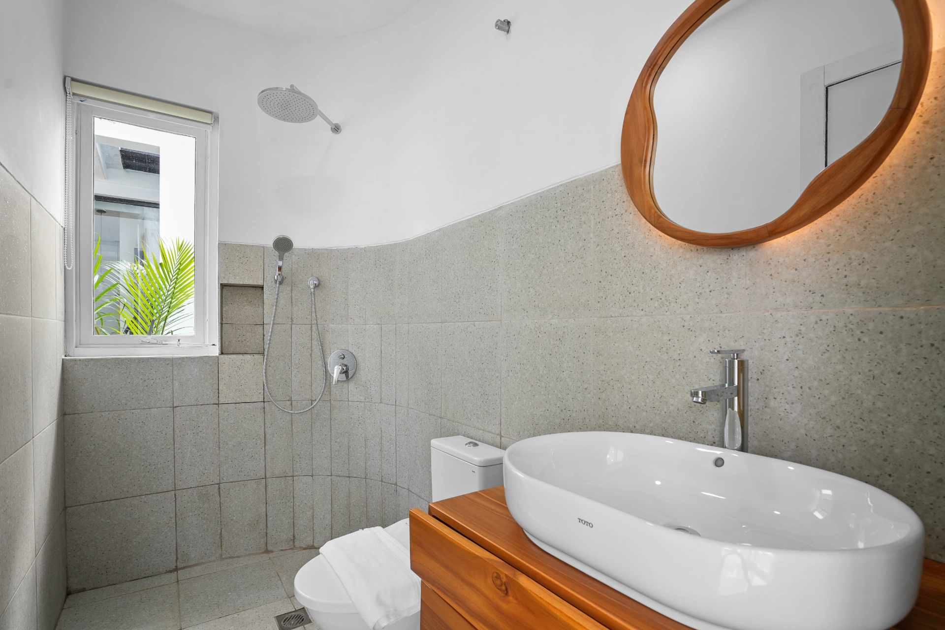 New! Oasis Private Villa -Pool & Jacuzzi- Seminyak Kerobakan, 1-bed villa for rent in Seminyak – photo 3 of 15