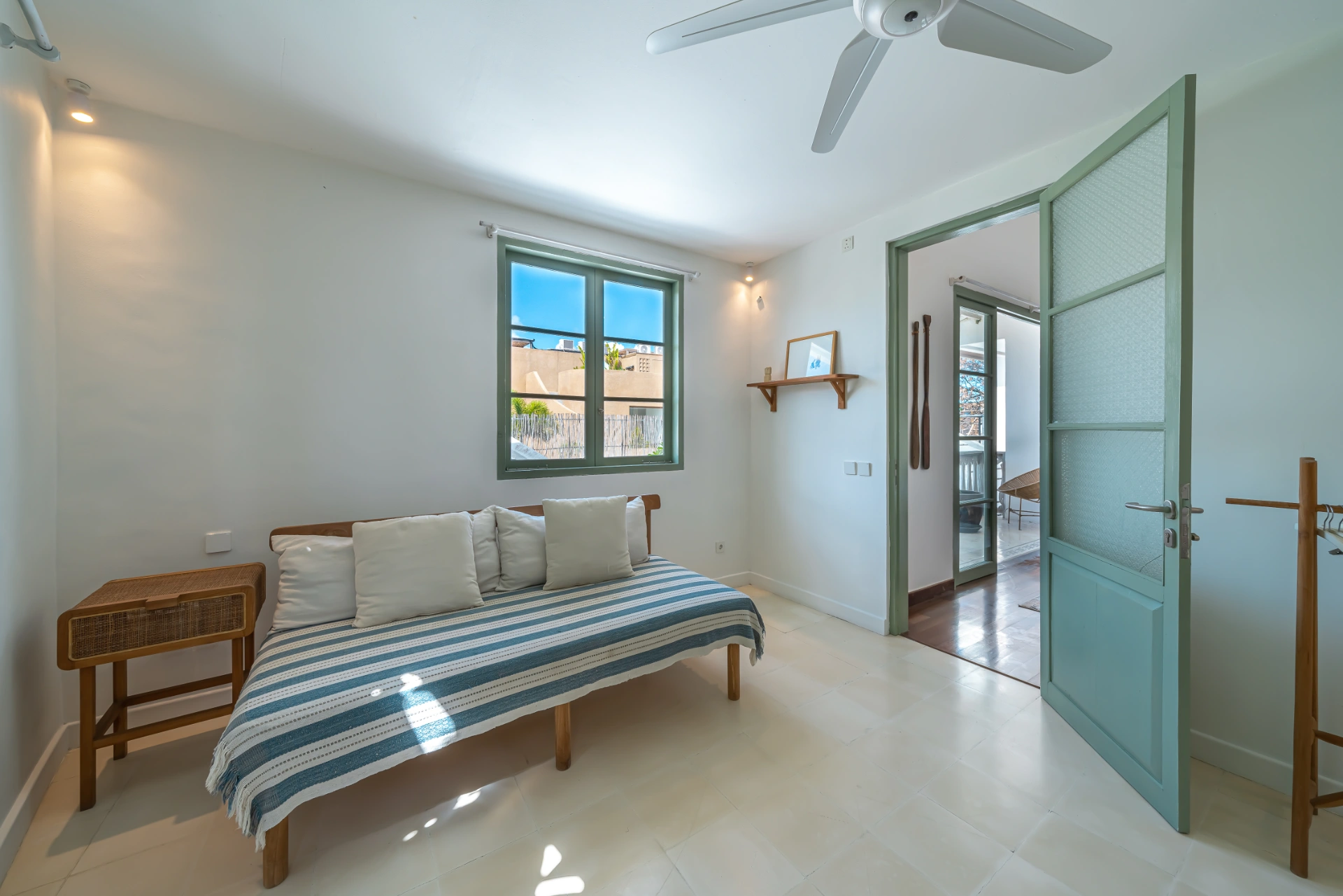Villa Arjuna - 2 Bedrooms Colonial Tropical Villa in Prime Berawa Location, 2-bed villa for rent in Canggu – photo 13 of 15