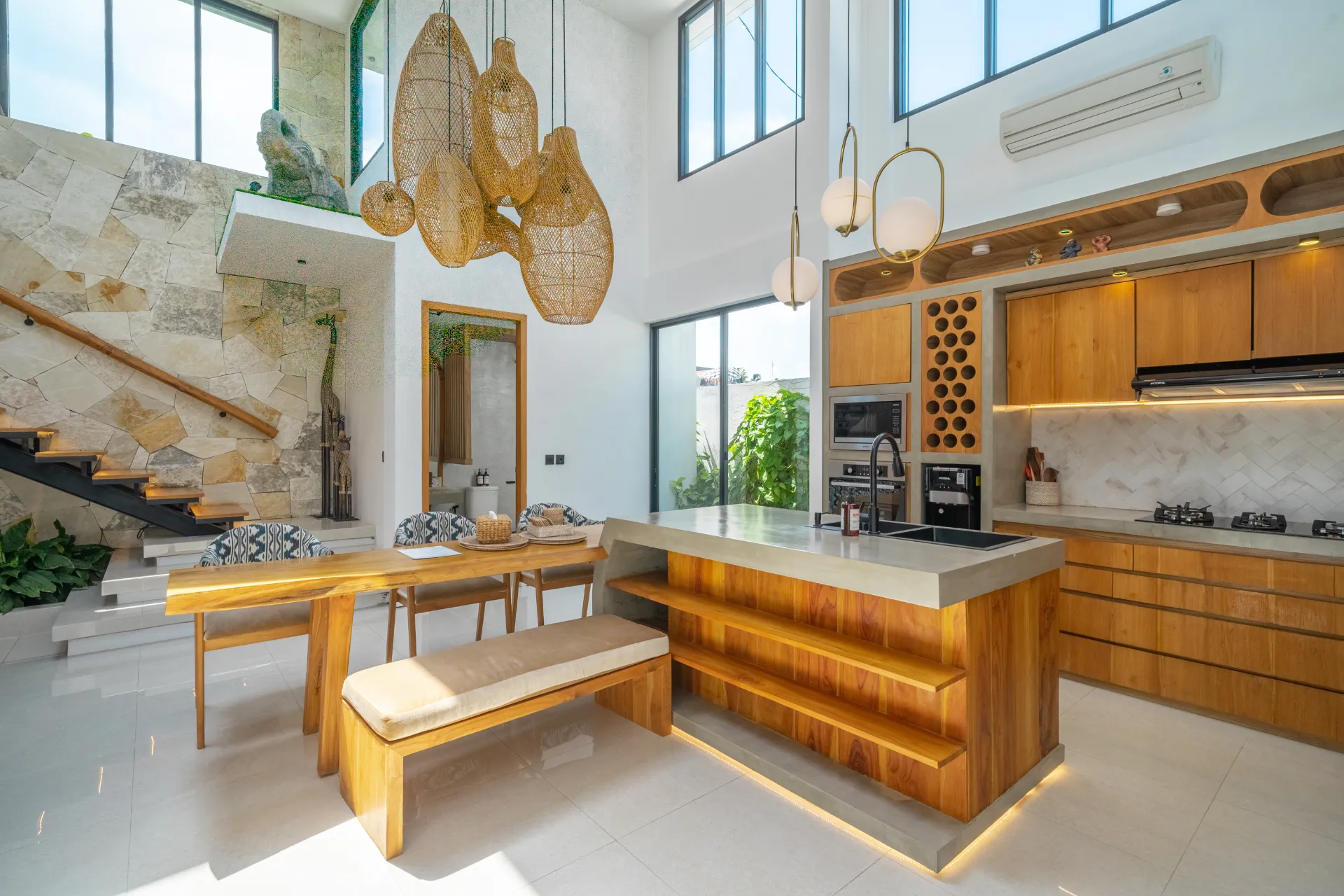 Villa Arunika - Stylish tropical 2BR Villa close to Nyanyi beach, 2-bed villa for rent in Tabanan – photo 6 of 15