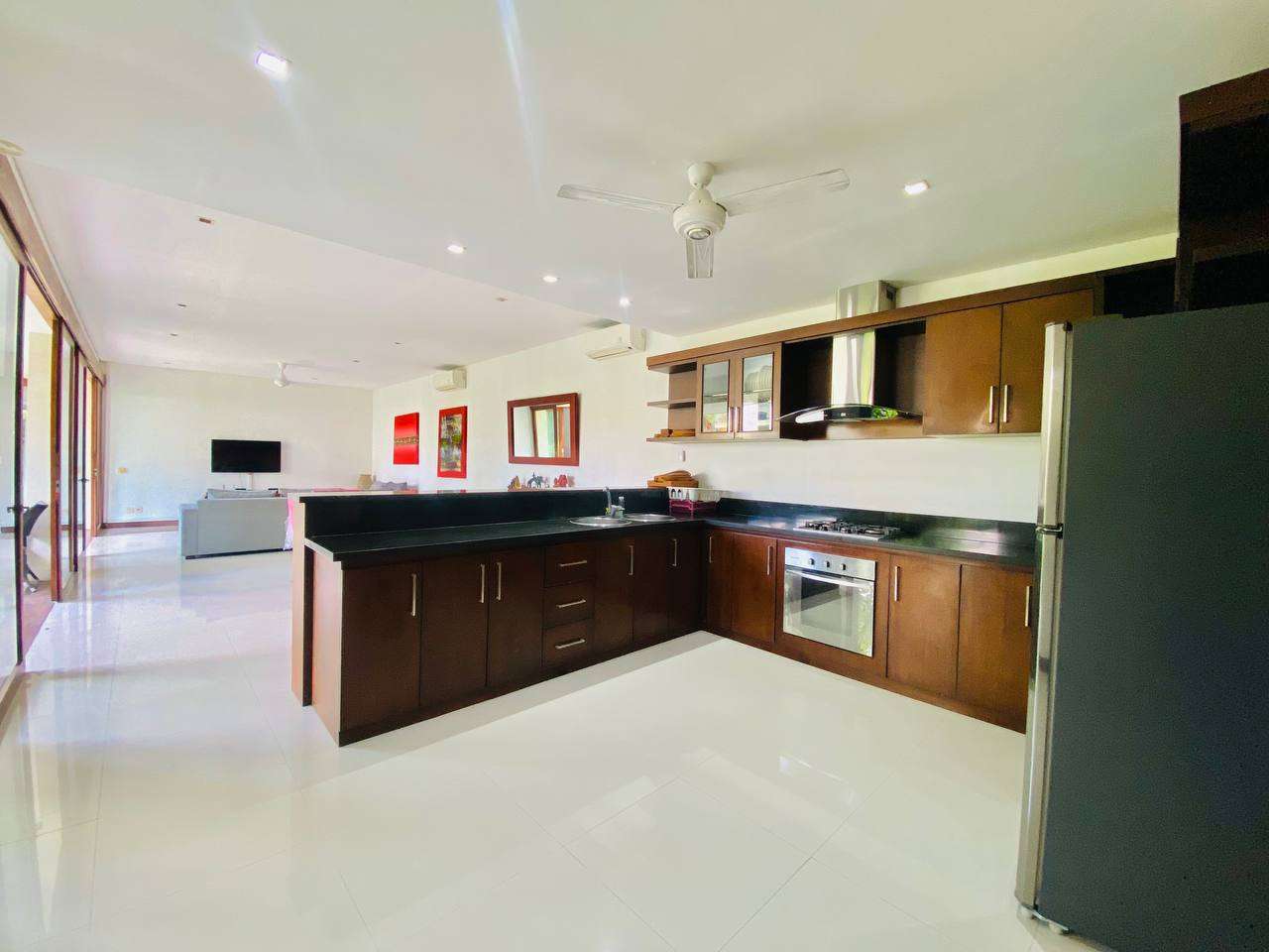 3 Bedroom Villa Fully Furnished in Berawa, 3-bed villa for rent in Canggu – photo 8 of 15