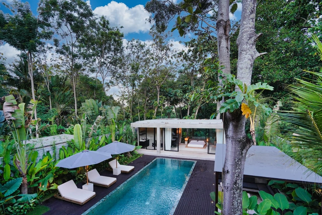 Villa For Rent 5 Bed In Tumbak Bayuh,Badung Bali, 5-bed villa for rent in Pererenan – photo 10 of 14