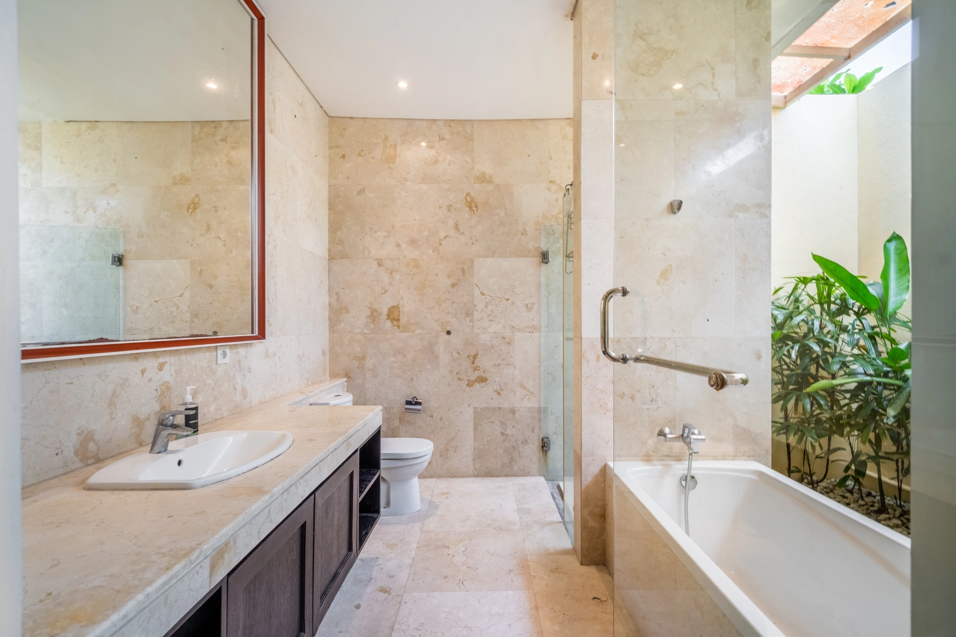 Three Bedroom Private Pool Villa in Nusa Dua Bali, 3-bed villa for rent in Nusa Dua – photo 6 of 15