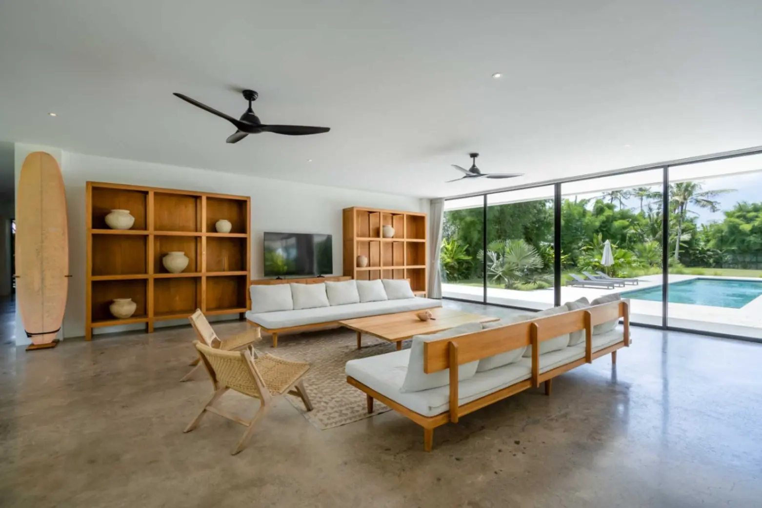 4-Bedroom Villa with Spacious Garden and Mount Agung Vista in Kaba-Kaba, 4-bed villa for rent in Tabanan – photo 8 of 15