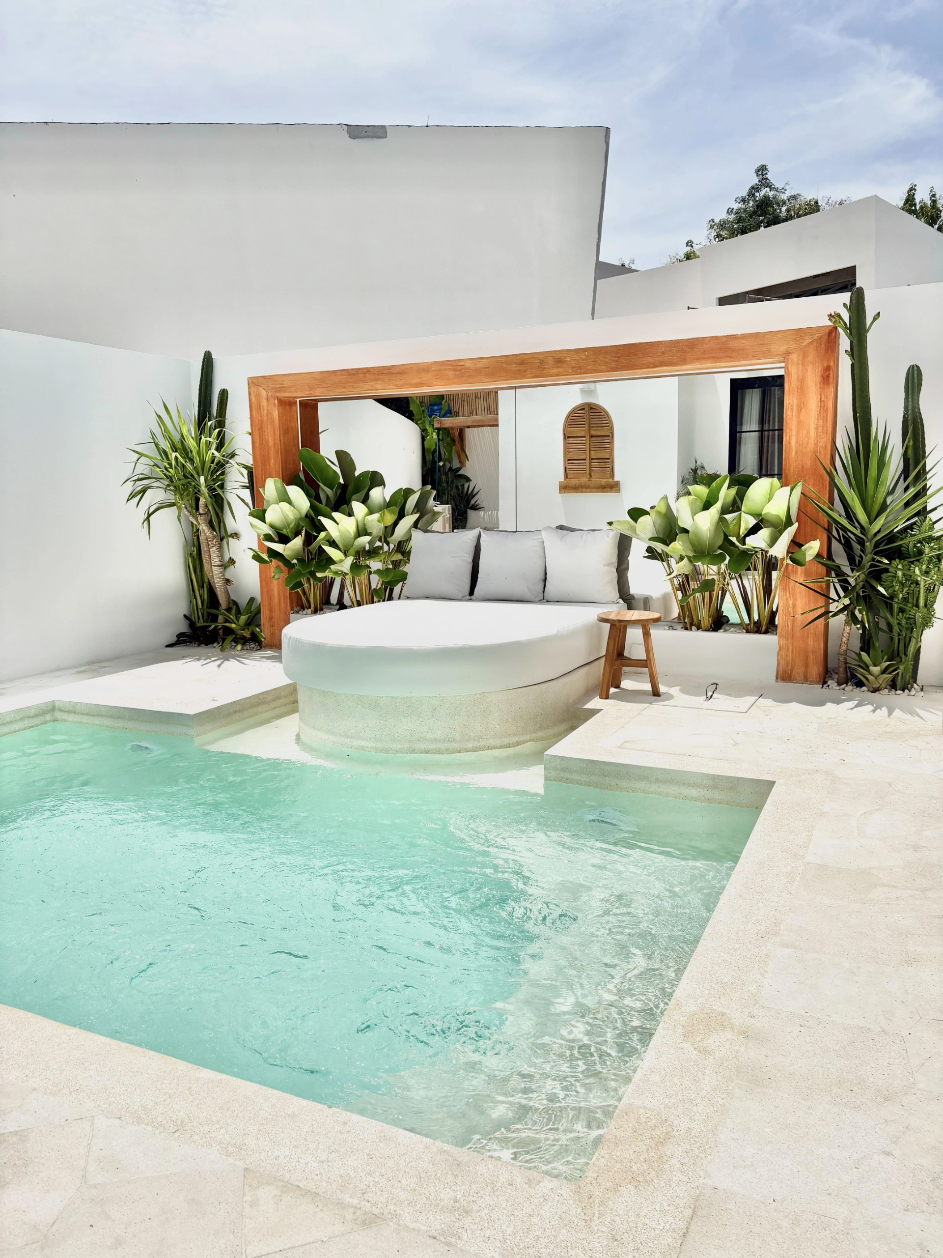 Romantic 1BR Pool Villa w Bathtub, BBQ & Lounge | Bingin, 1-bed villa for rent in Uluwatu – photo 2 of 15