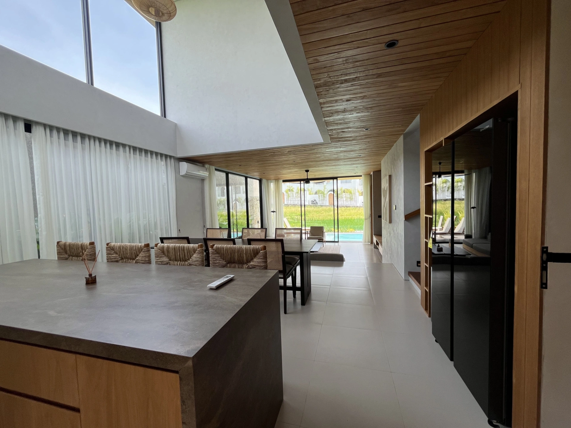 3 Bedroom Brand New Modern Villa, 3-bed villa for rent in Pererenan – photo 11 of 15