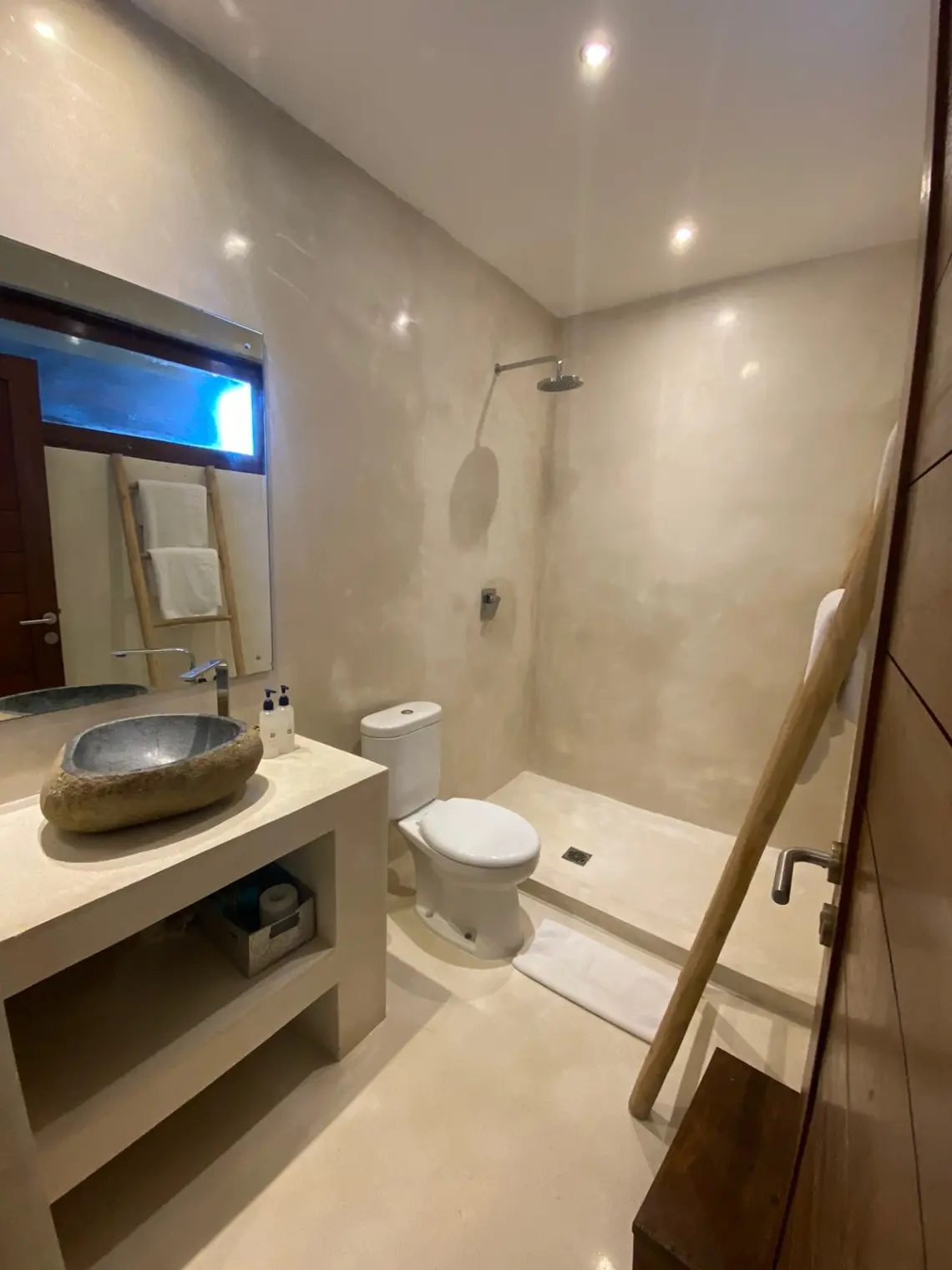 2 Bedrooms Villa Pererenan, 2-bed villa for rent in Pererenan – photo 13 of 15