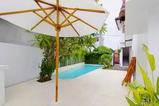 Trendy Studio Room in Berawa, 1-bed villa for rent in Canggu – photo 2 of 15