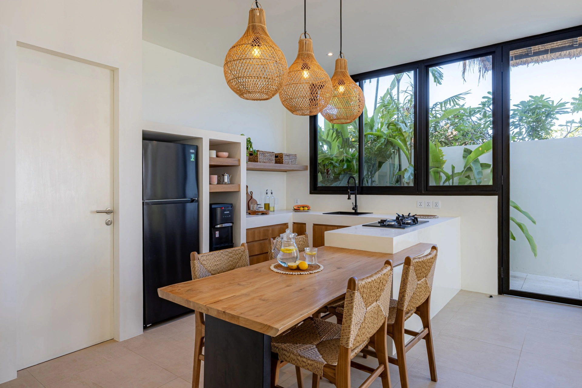 3BR Villa in Munggu, 3-bed villa for rent in Seseh – photo 3 of 15