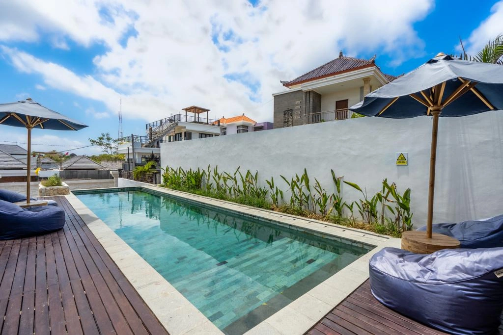 An - Big Villa for Rent in Kutuh Modern Tropical Style, 3-bed villa for rent in Nusa Dua – photo 9 of 13