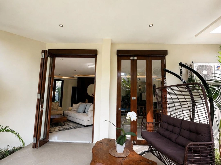 Beautiful 4-Bedroom Villa Sanctuary — Perfect for Family Living in North Canggu, 4-bed villa for rent in Canggu – photo 13 of 15
