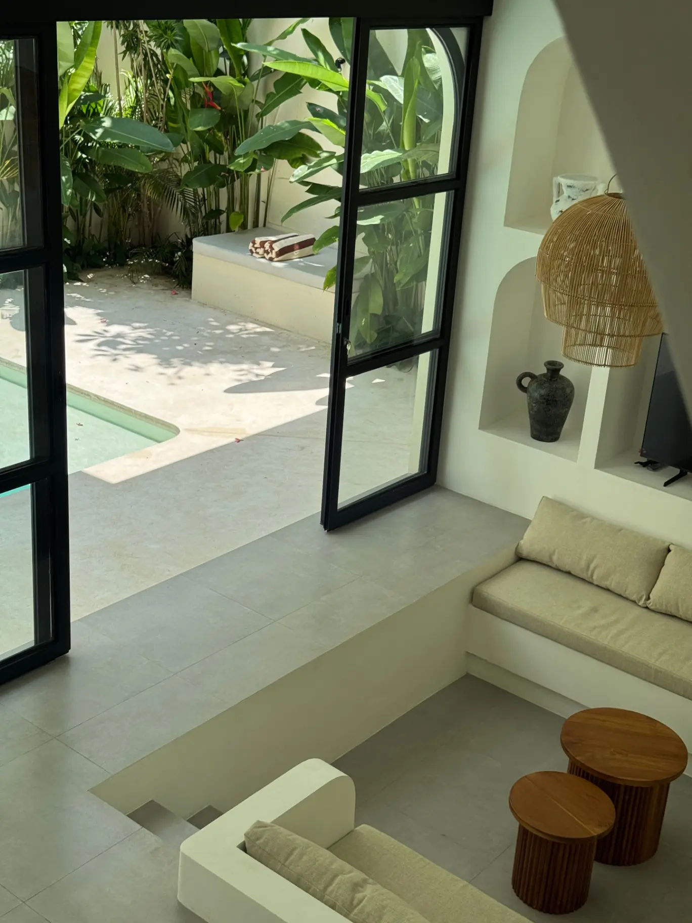 Large 2 Bedroom Mediterranean Elegance Villa in Pererenan, 2-bed villa for rent in Canggu – photo 15 of 15